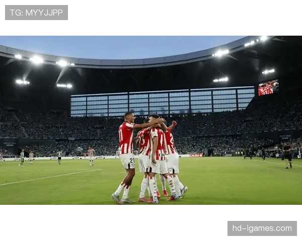 热苏斯与葡萄牙体育球员尤尔曼激烈拼抢，展现欧冠比赛强度